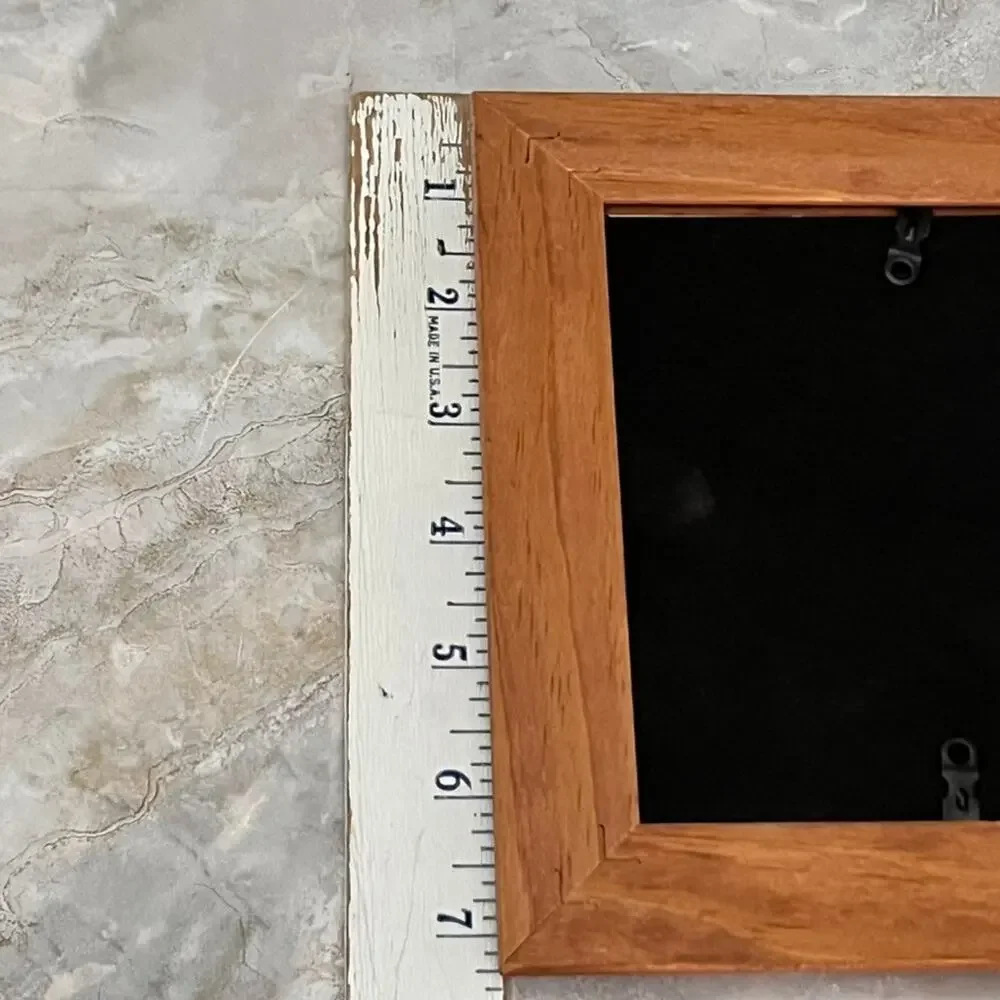 Classic Wooden Picture Frame With White Border for 5 x 7